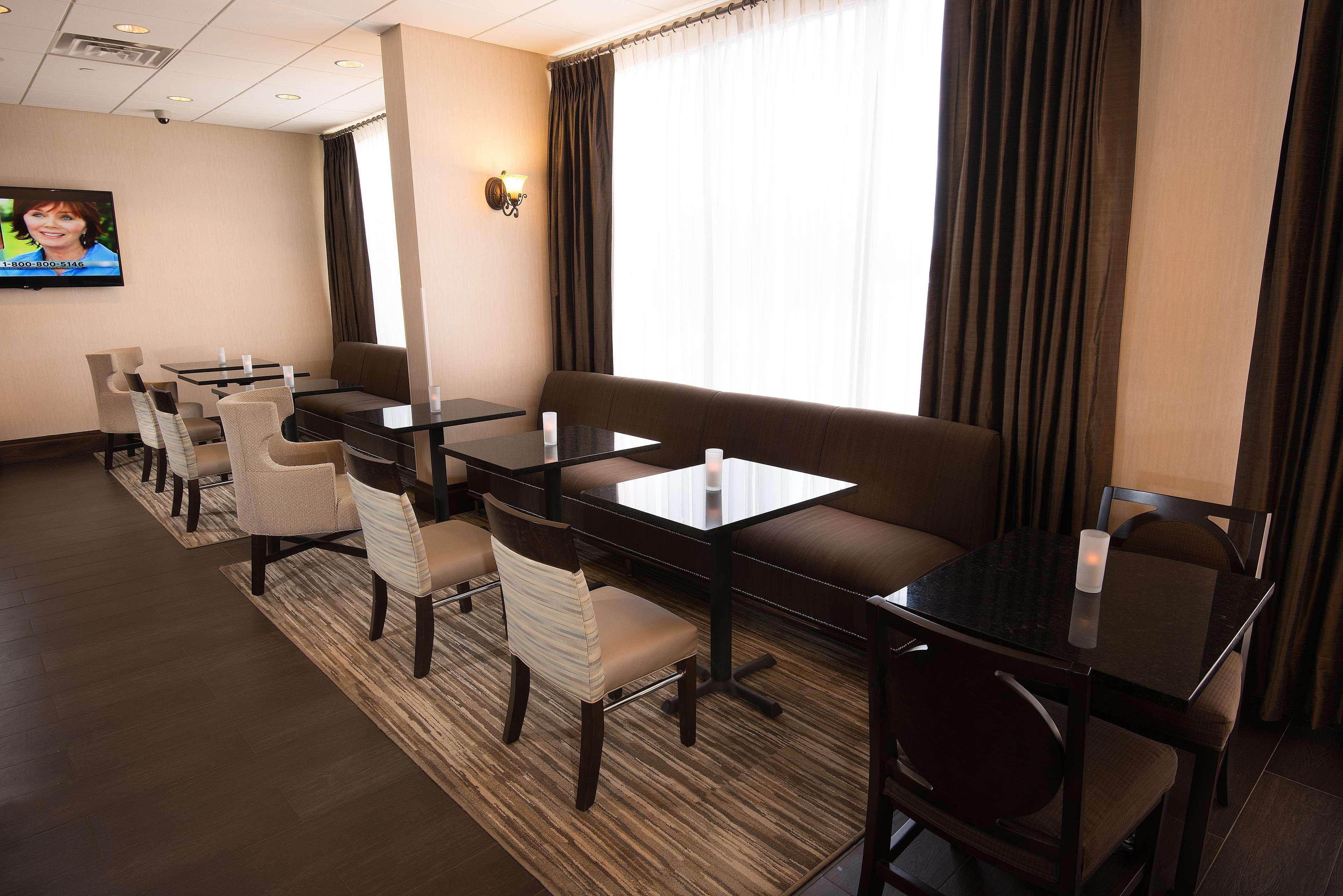 Hampton Inn Carlstadt At The Meadowlands Exterior photo