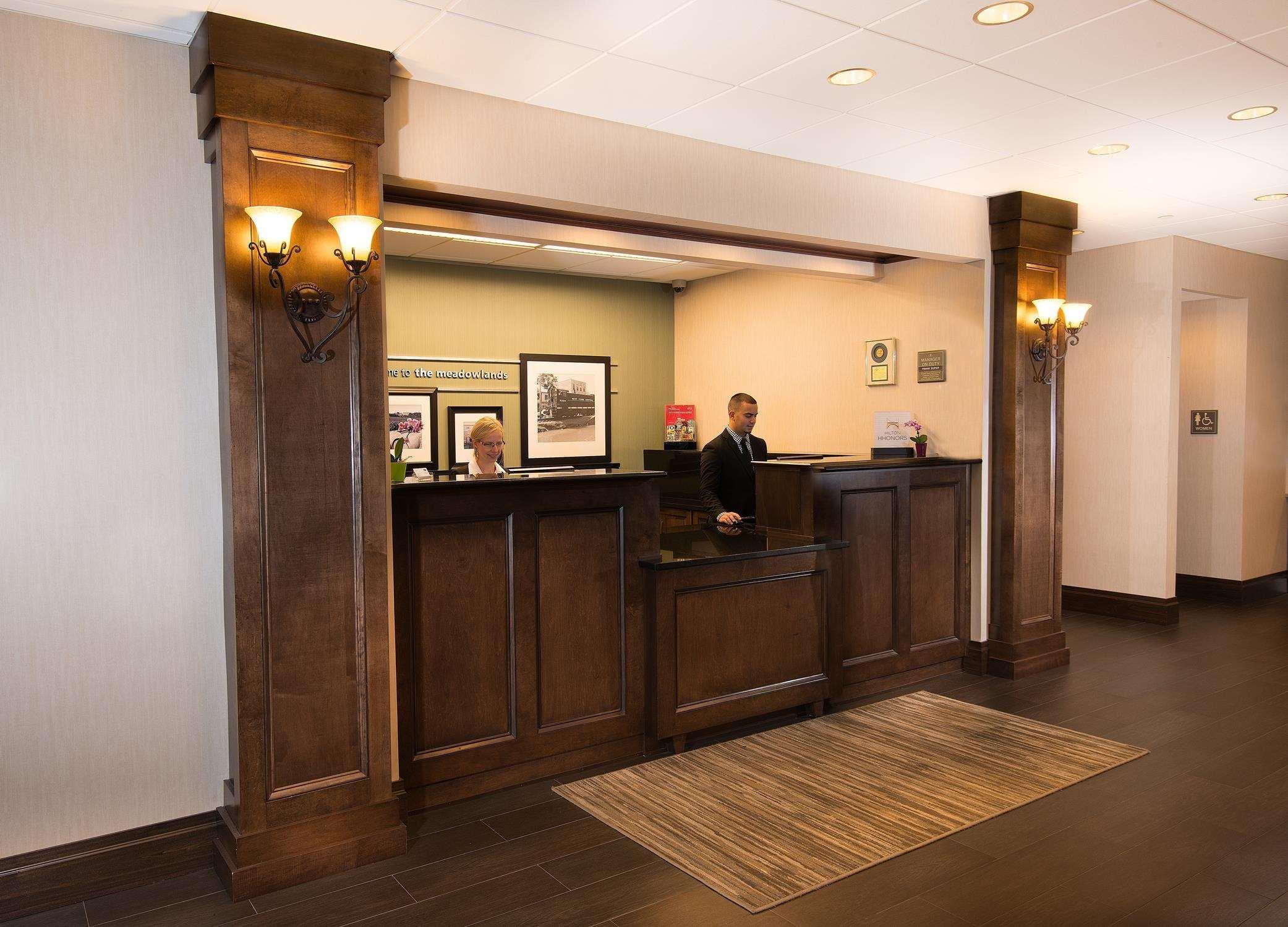Hampton Inn Carlstadt At The Meadowlands Exterior photo