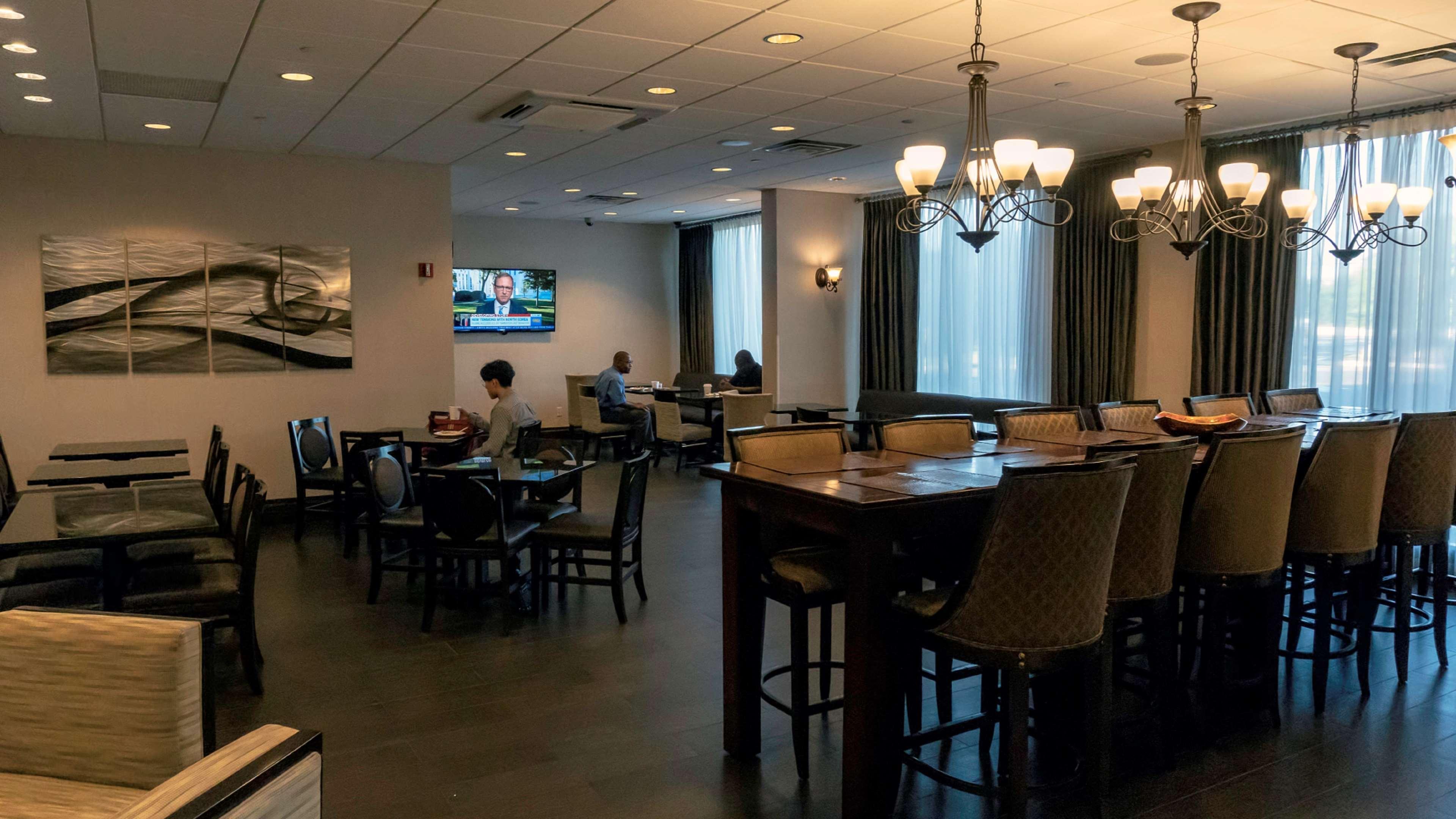 Hampton Inn Carlstadt At The Meadowlands Exterior photo