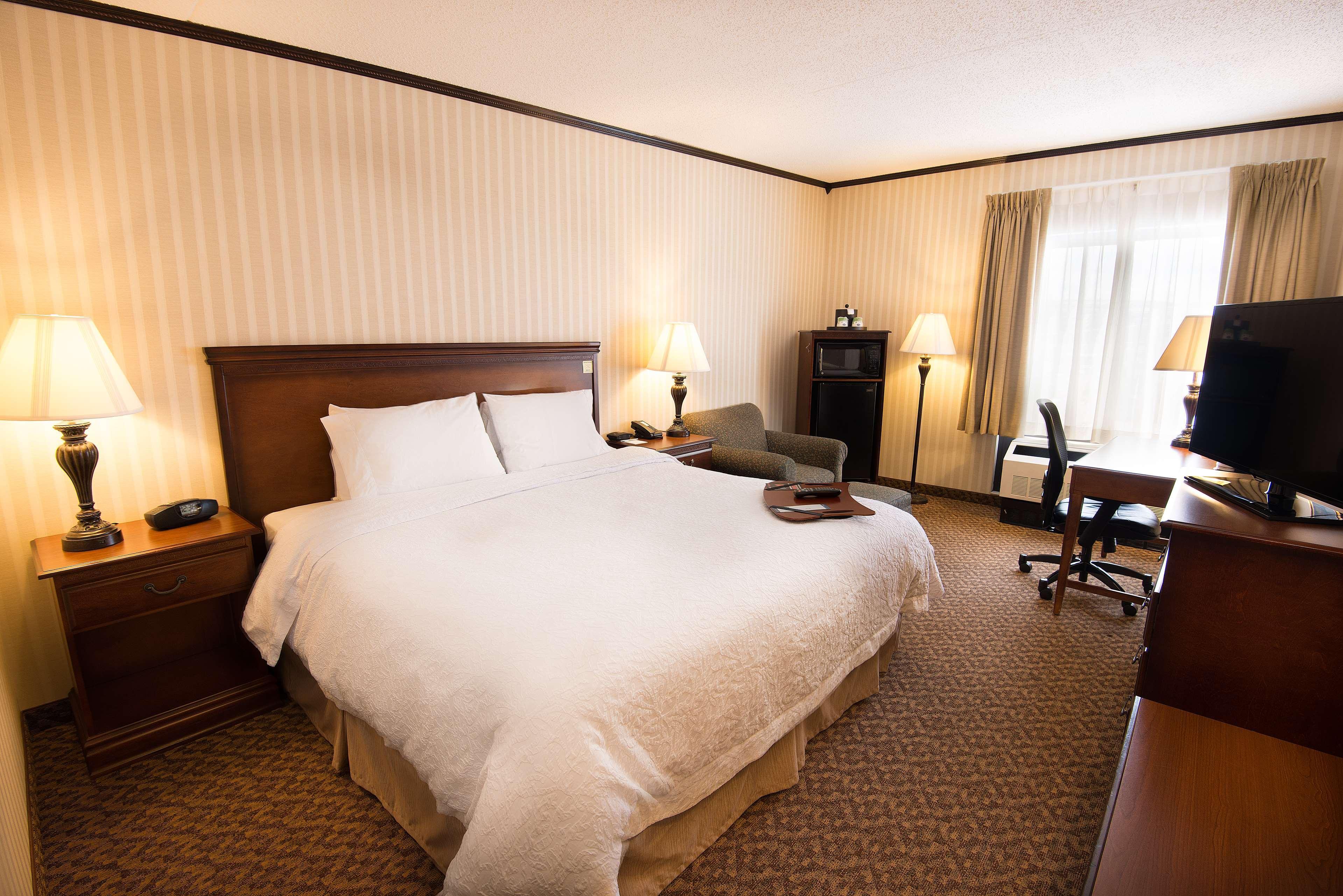 Hampton Inn Carlstadt At The Meadowlands Exterior photo