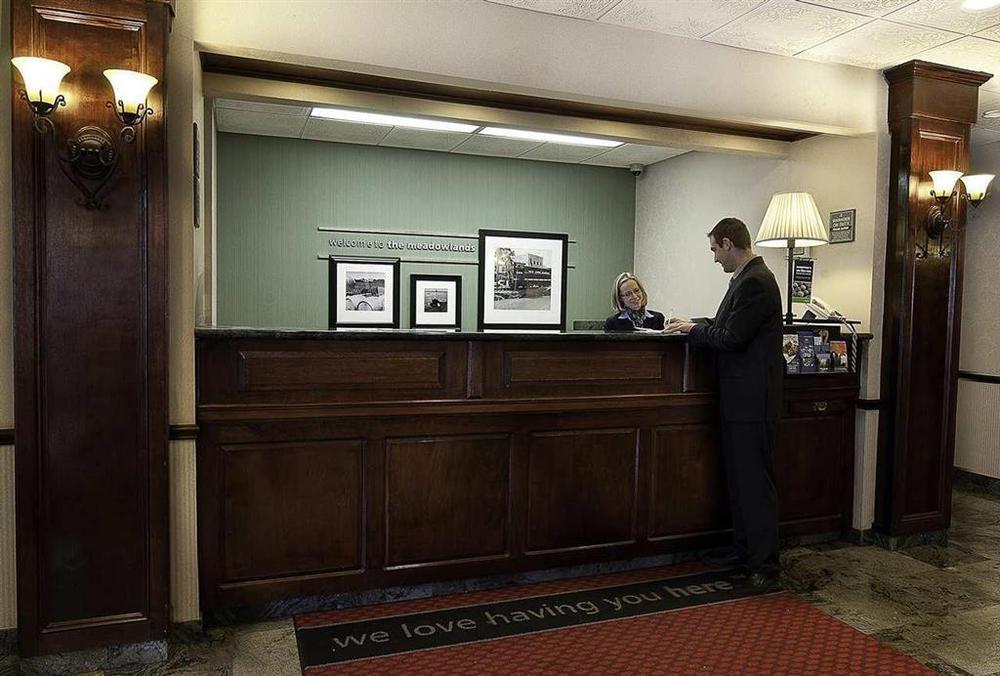 Hampton Inn Carlstadt At The Meadowlands Interior photo