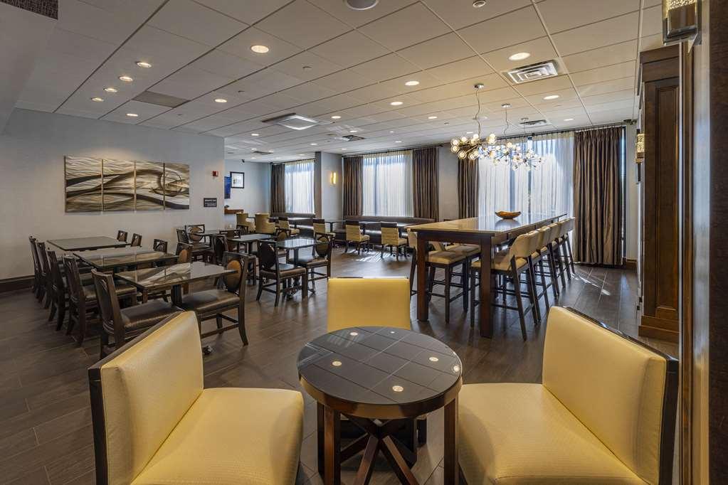 Hampton Inn Carlstadt At The Meadowlands Exterior photo