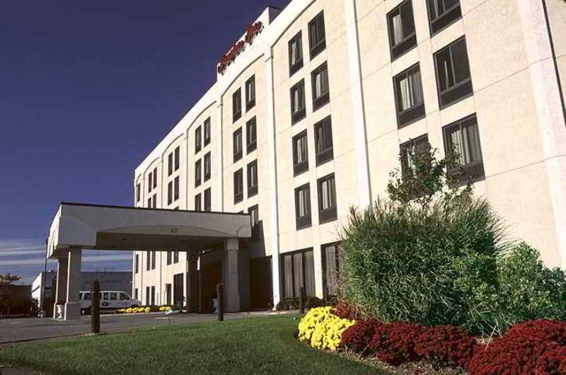 Hampton Inn Carlstadt At The Meadowlands Exterior photo